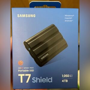 Samsung Portable SSD T7 Shield 4 TB USB 3.2 Gen 2 (Black)